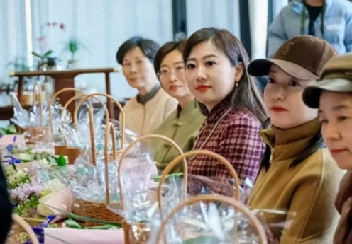 东湖畔花事：以指尖美学，赴一场春日心灵SPA——武汉企业家国学人文班&工商管理班插花雅集活动纪实 439.jpg