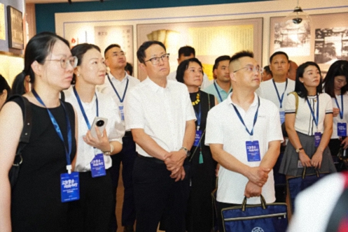 【开学典礼】博海国济新商界研修班第201期暨西安CEO研修21班隆重开班2477.jpg